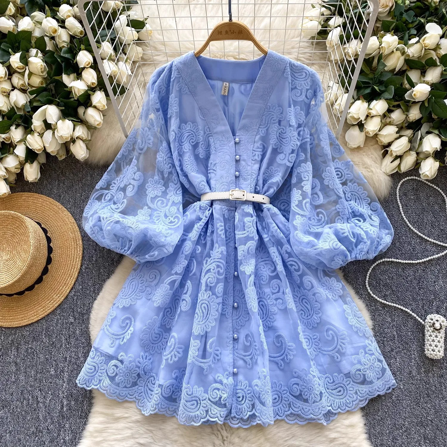 Francês doce decote em v lanterna manga mini vestido de verão feminino bordado flor malha retalhos cinto casual praia a linha festa robes